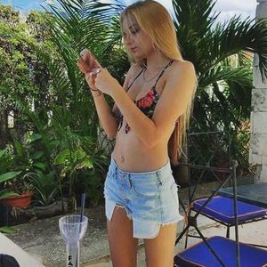 Meet your Posher, Christina